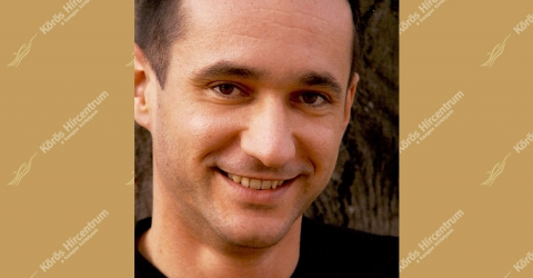 Az FM98.4 Mega Rádió reggeli műsora - Varga Viktor, a Cervinus Teátrum rendezője Az FM98.4 Mega Rádió reggeli műsora - Varga Viktor, a Cervinus Teátrum rendezője