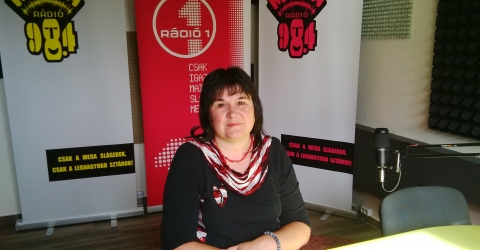Az FM98.4 Mega Rádió reggeli műsora - Tóth Erika, a GySzC Dévaványai Szakképző Iskola és Kollégium tagintézmény-vezetője Az FM98.4 Mega Rádió reggeli műsora - Tóth Erika, a GySzC Dévaványai Szakképző Iskola és Kollégium tagintézmény-vezetője