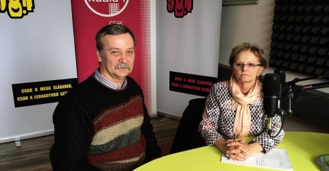 Az FM98.4 Mega Rádió reggeli műsora - Kovács Zsuzsanna, a Gyulai Szakképzési Centrum főigazgatója Az FM98.4 Mega Rádió reggeli műsora - Kovács Zsuzsanna, a Gyulai Szakképzési Centrum főigazgatója