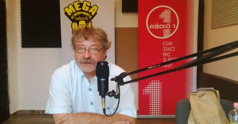 Az FM98.4 Mega Rádió reggeli műsora - Seregi Zoltán, a Békéscsabai Jókai Színház igazgatója Az FM98.4 Mega Rádió reggeli műsora - Seregi Zoltán, a Békéscsabai Jókai Színház igazgatója