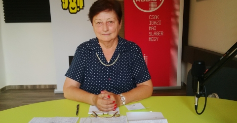 Az FM98.4 Mega Rádió reggeli műsora - Szabó Zsuzsa, a Békés Megyei Lovas Szövetség elnöke Az FM98.4 Mega Rádió reggeli műsora - Szabó Zsuzsa, a Békés Megyei Lovas Szövetség elnöke