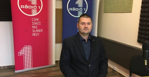 Az FM98.4 Mega Rádió reggeli műsora - Dr. Rákóczi Attila, a Békés Megyei Kormányhivatal főigazgatója Az FM98.4 Mega Rádió reggeli műsora - Dr. Rákóczi Attila, a Békés Megyei Kormányhivatal főigazgatója