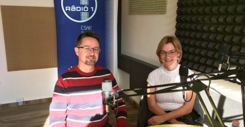 Az FM98.4 Mega Rádió reggeli műsora - Mohácsi Tamás, a Retro Magnó- és Rádiókiállítás egyik szervezője Az FM98.4 Mega Rádió reggeli műsora - Mohácsi Tamás, a Retro Magnó- és Rádiókiállítás egyik szervezője