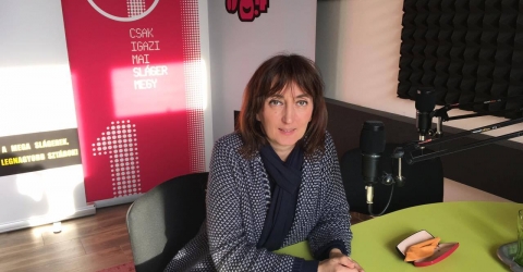 Az FM98.4 Mega Rádió reggeli műsora - Mészárosné Szabó Anna, a Békés Megyei Kereskedelmi és Iparkamara Szakképzési Osztály vezetője Az FM98.4 Mega Rádió reggeli műsora - Mészárosné Szabó Anna, a Békés Megyei Kereskedelmi és Iparkamara Szakképzési Osztály vezetője