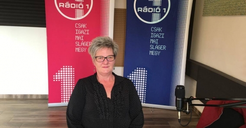 Az FM98.4 Mega Rádió reggeli műsora - Bátori Zsuzsanna, idősügyi szakértő, a Békéscsabai Kistérségi Egyesített Szociális Központ vezetője Az FM98.4 Mega Rádió reggeli műsora - Bátori Zsuzsanna, idősügyi szakértő, a Békéscsabai Kistérségi Egyesített Szociális Központ vezetője