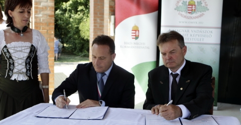 Az FM98.4 Mega Rádió reggeli műsora - Hrabovszki János, a Békés Megyei Vadász Szövetség elnöke Az FM98.4 Mega Rádió reggeli műsora - Hrabovszki János, a Békés Megyei Vadász Szövetség elnöke