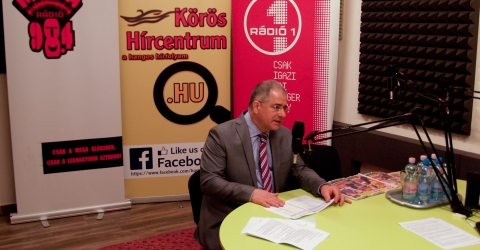 Az FM98.4 Mega Rádió reggeli műsora - Kósa Lajos, a megyei jogú városok fejlesztéséért felelős tárca nélküli miniszter Az FM98.4 Mega Rádió reggeli műsora - Kósa Lajos, a megyei jogú városok fejlesztéséért felelős tárca nélküli miniszter