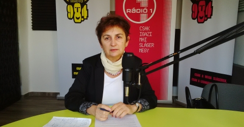 Az FM98.4 Mega Rádió reggeli műsora - Rakonczás Szilvia, a Békés Megyei Könyvtár igazgatója Az FM98.4 Mega Rádió reggeli műsora - Rakonczás Szilvia, a Békés Megyei Könyvtár igazgatója