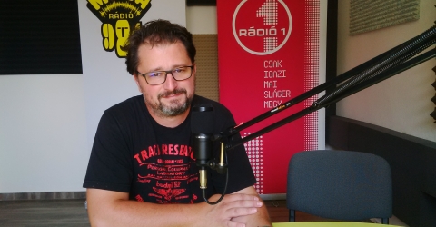 Az FM98.4 Mega Rádió reggeli műsora - Lenkefi Zoltán, a Békéscsabai Napsugár Bábszínház igazgatója Az FM98.4 Mega Rádió reggeli műsora - Lenkefi Zoltán, a Békéscsabai Napsugár Bábszínház igazgatója