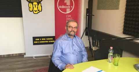 Az FM98.4 Mega Rádió reggeli műsora - Izsó Gábor, Békés Város polgármestere Az FM98.4 Mega Rádió reggeli műsora - Izsó Gábor, Békés Város polgármestere